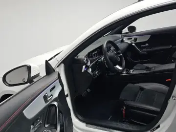 2025 Mercedes-Benz CLA с пробегом 13 995 км