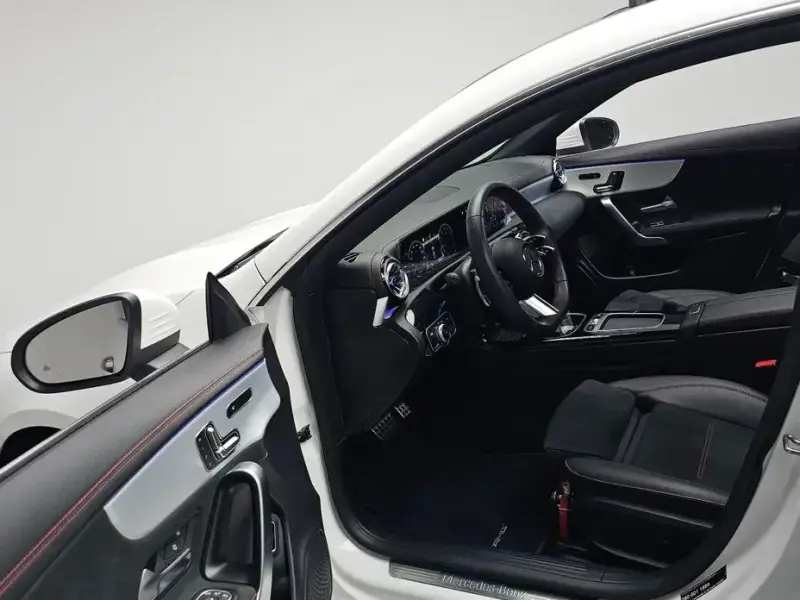 2025 Mercedes-Benz CLA с пробегом 13 995 км