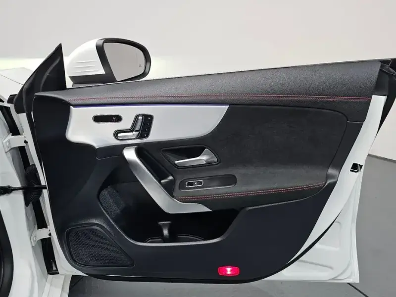 2025 Mercedes-Benz CLA с пробегом 13 995 км