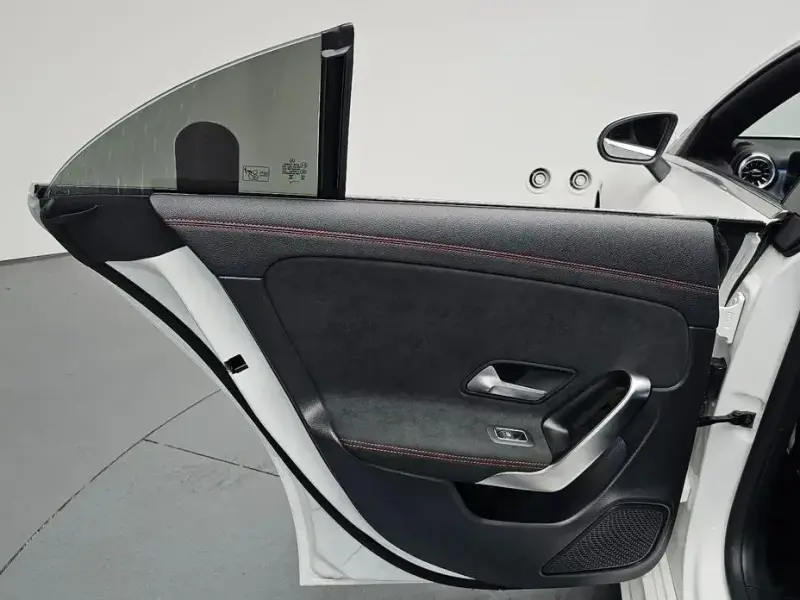 2025 Mercedes-Benz CLA с пробегом 13 995 км