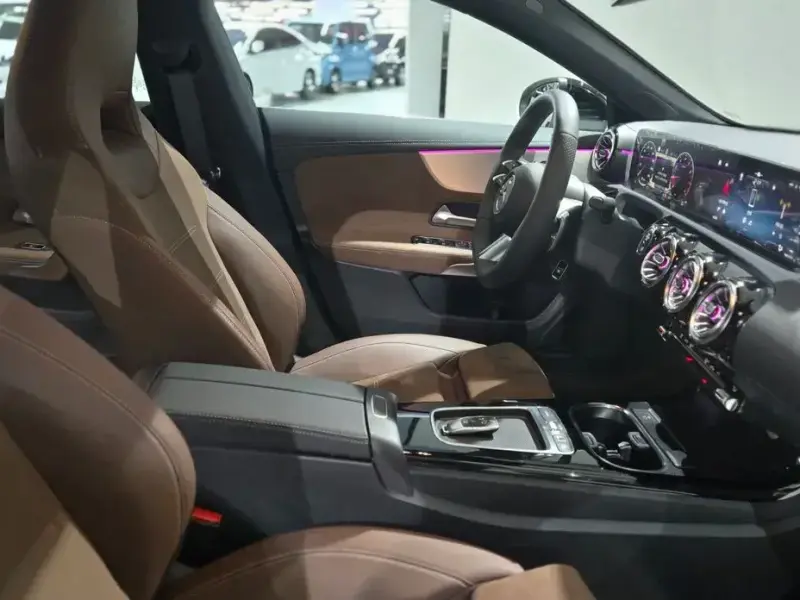 2025 Mercedes-Benz CLA с пробегом 596 км