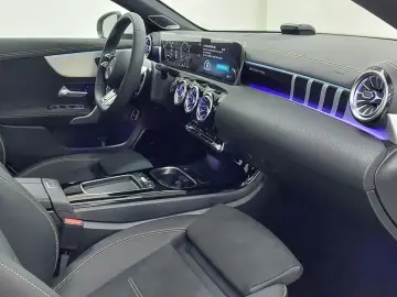 2025 Mercedes-Benz CLA с пробегом 15 км
