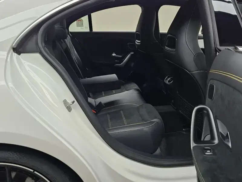 2025 Mercedes-Benz CLA с пробегом 2 585 км