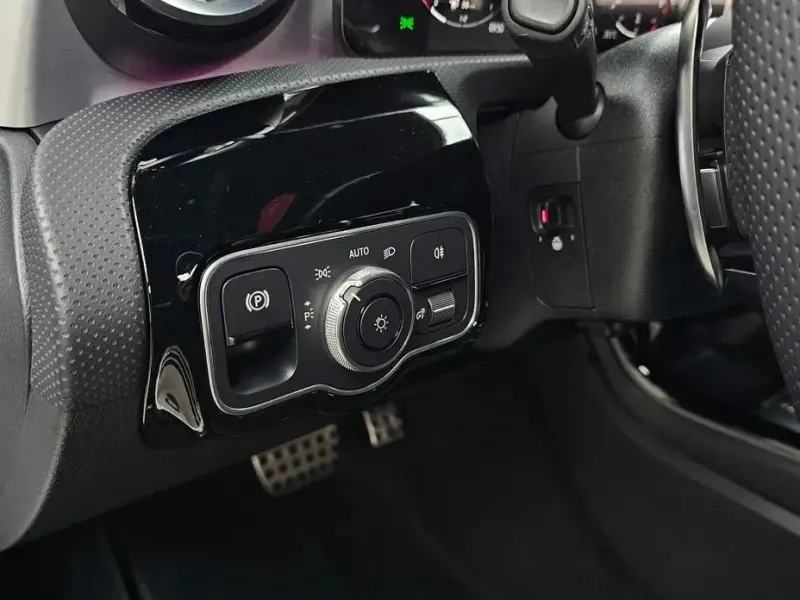 2025 Mercedes-Benz CLA с пробегом 2 585 км