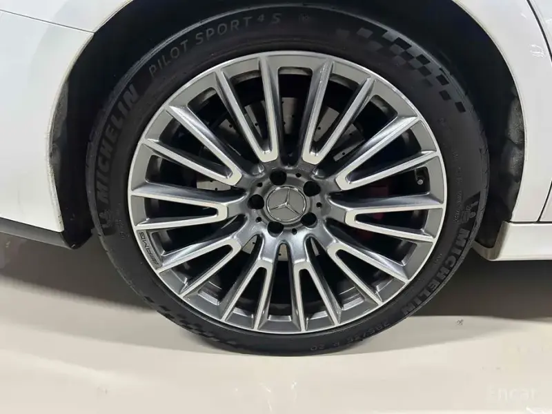 2025 Mercedes-Benz E-Класс с пробегом 14 000 км
