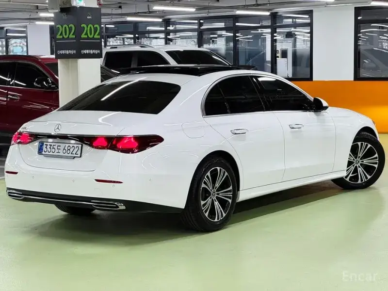 2025 Mercedes-Benz E-Класс с пробегом 1 326 км