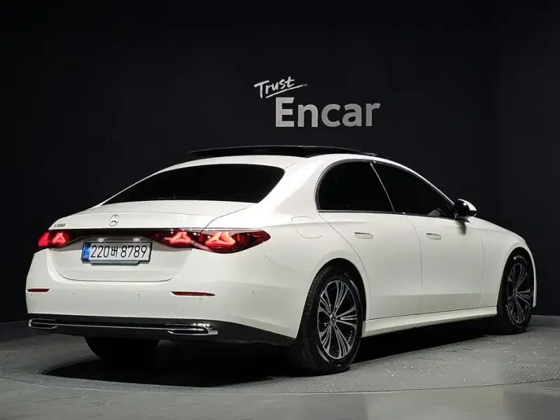 2025 Mercedes-Benz E-Класс с пробегом 20 319 км