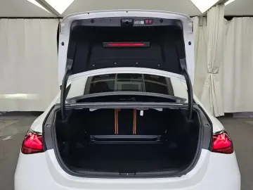 2025 Mercedes-Benz E-Класс с пробегом 20 319 км