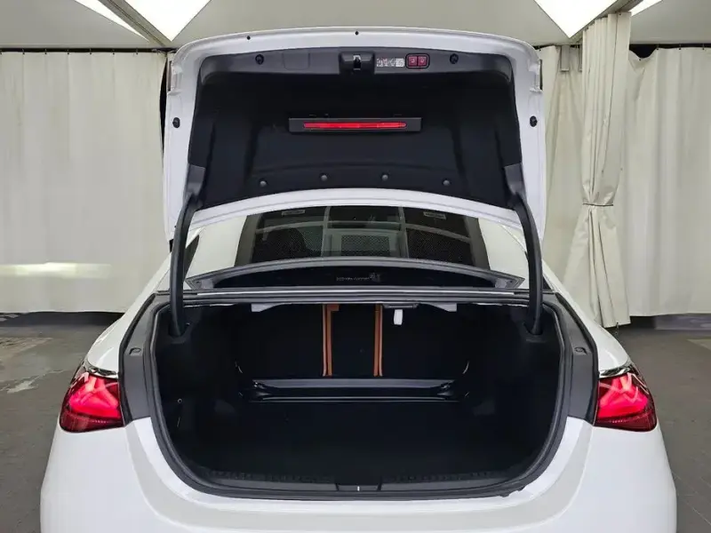 2025 Mercedes-Benz E-Класс с пробегом 20 319 км