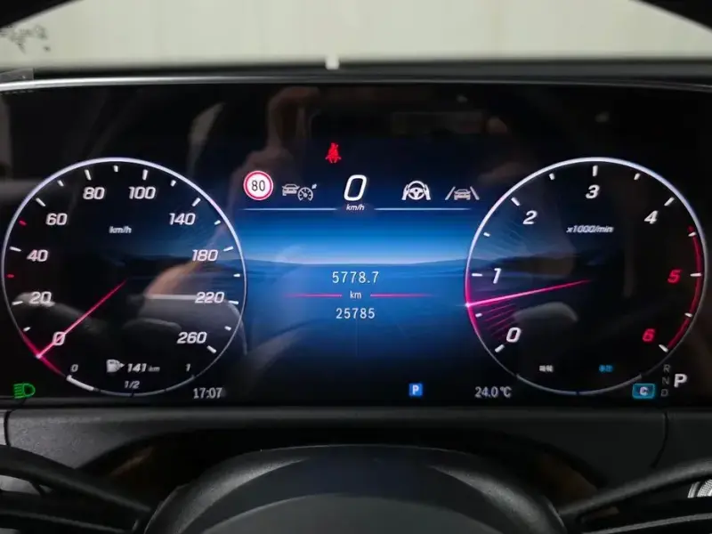 2024 Mercedes-Benz E-Класс с пробегом 25 785 км