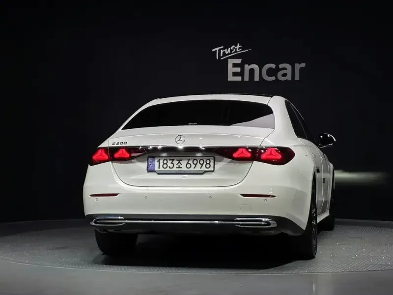 2024 Mercedes-Benz E-Класс с пробегом 24 775 км