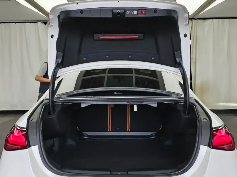 2024 Mercedes-Benz E-Класс с пробегом 24 775 км
