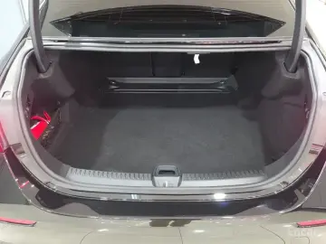 2025 Mercedes-Benz E-Класс с пробегом 18 588 км