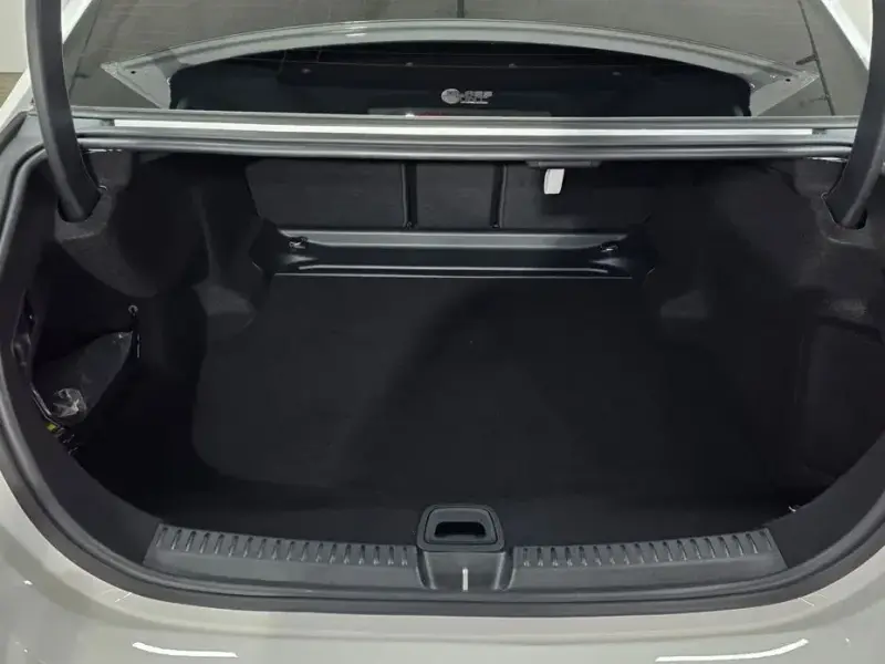 2025 Mercedes-Benz E-Класс с пробегом 21 540 км