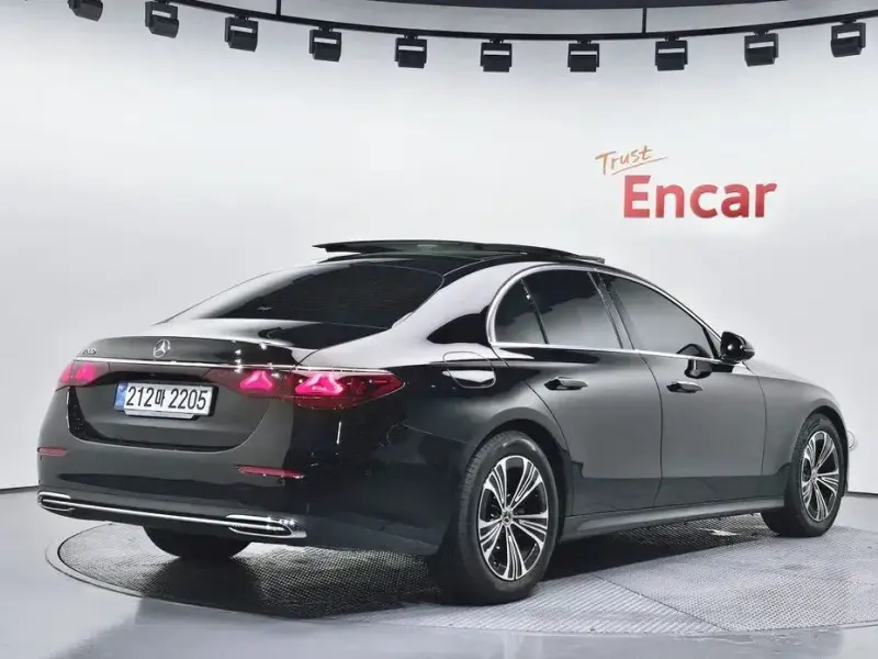 2024 Mercedes-Benz E-Класс с пробегом 27 725 км