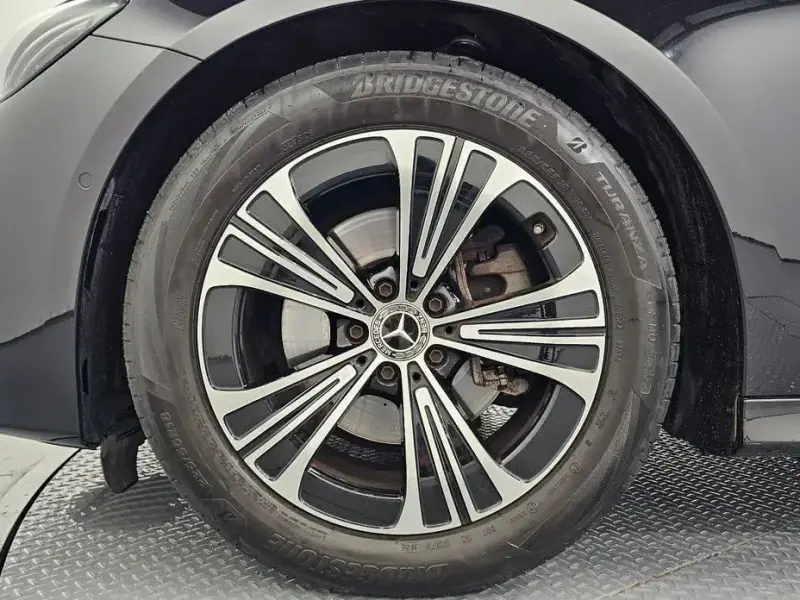 2024 Mercedes-Benz E-Класс с пробегом 27 725 км