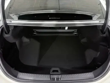 2024 Mercedes-Benz E-Класс с пробегом 50 417 км