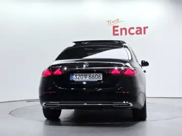 2025 Mercedes-Benz E-Класс с пробегом 3 858 км