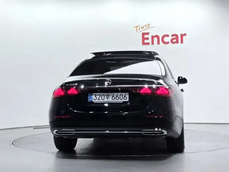 2025 Mercedes-Benz E-Класс с пробегом 3 858 км