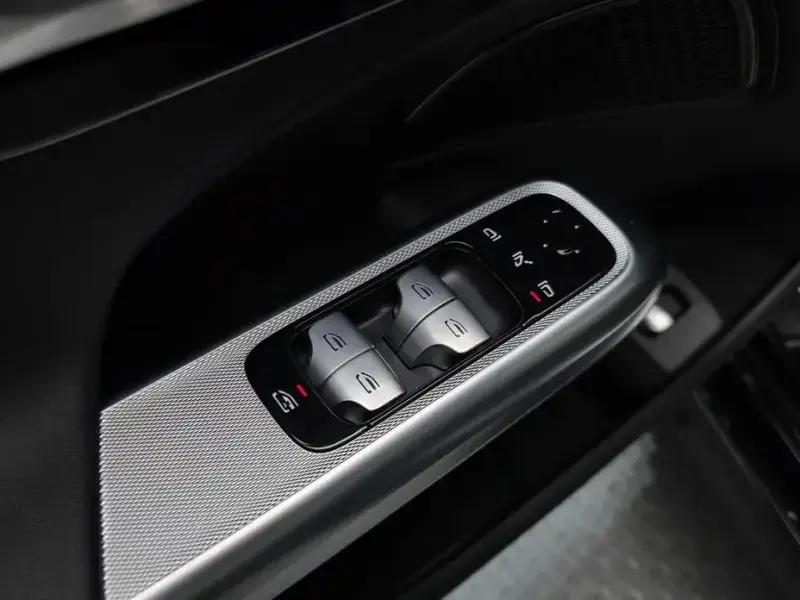 2025 Mercedes-Benz E-Класс с пробегом 3 858 км