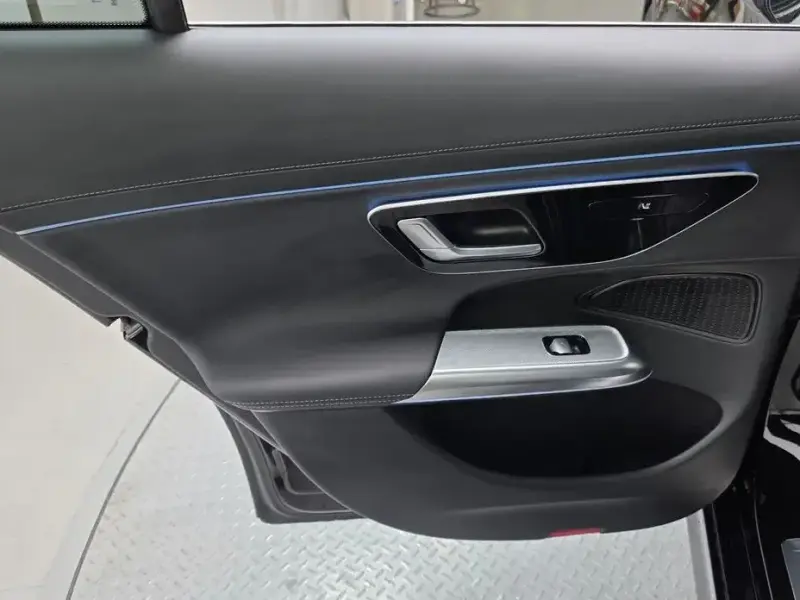 2025 Mercedes-Benz E-Класс с пробегом 3 858 км