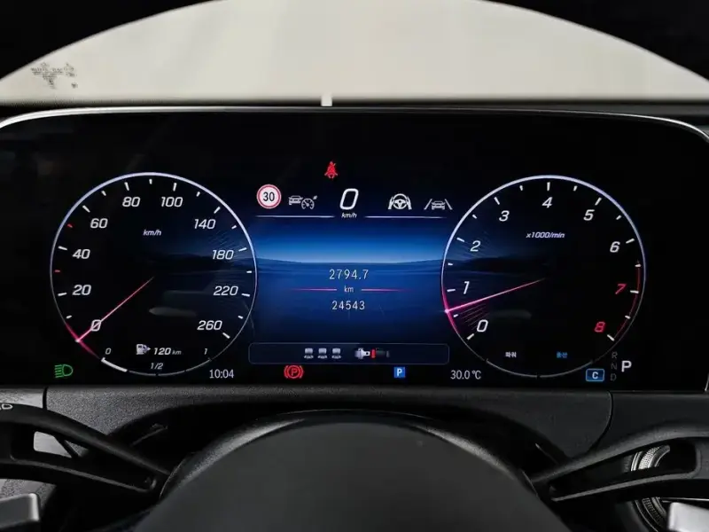 2025 Mercedes-Benz E-Класс с пробегом 24 543 км