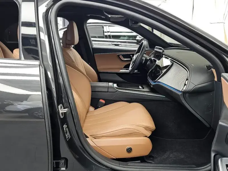 2025 Mercedes-Benz E-Класс с пробегом 24 543 км