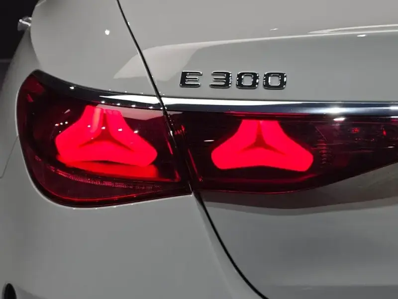 2024 Mercedes-Benz E-Класс с пробегом 16 457 км