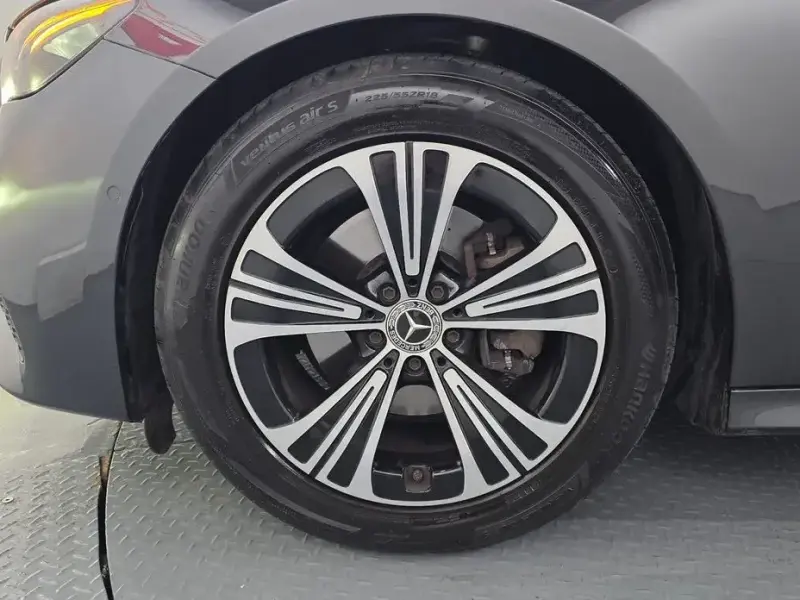 2024 Mercedes-Benz E-Класс с пробегом 57 004 км