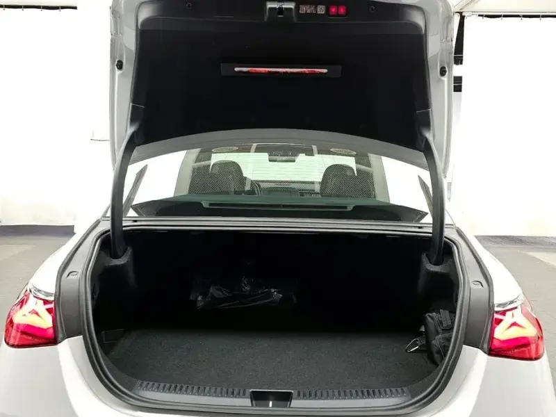 2025 Mercedes-Benz E-Класс с пробегом 6 992 км