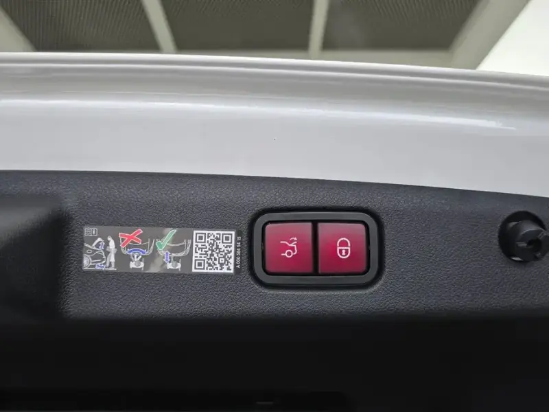 2026 Mercedes-Benz E-Класс с пробегом 7 672 км