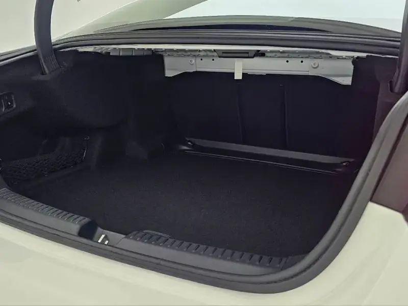 2025 Mercedes-Benz E-Класс с пробегом 10 920 км