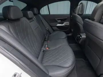 2025 Mercedes-Benz E-Класс с пробегом 8 879 км