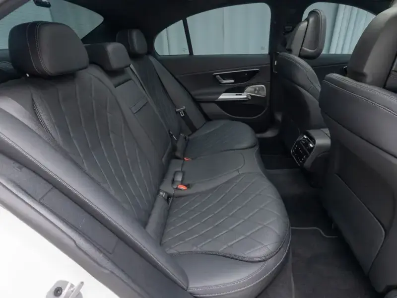 2025 Mercedes-Benz E-Класс с пробегом 8 879 км