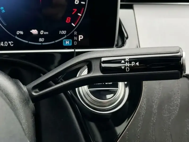 2025 Mercedes-Benz E-Класс с пробегом 14 598 км