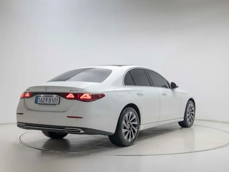 2026 Mercedes-Benz E-Класс с пробегом 3 842 км