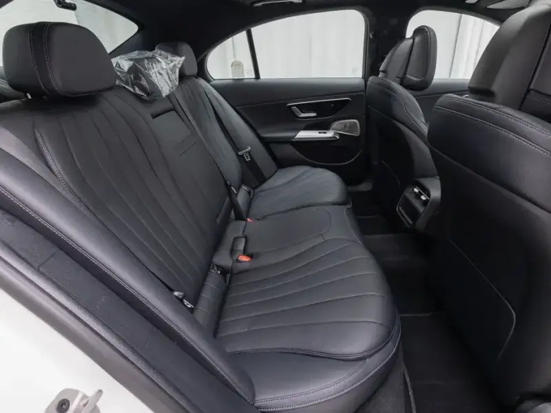 2025 Mercedes-Benz E-Класс с пробегом 10 452 км