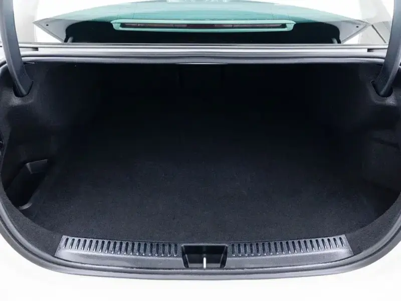 2025 Mercedes-Benz E-Класс с пробегом 10 452 км