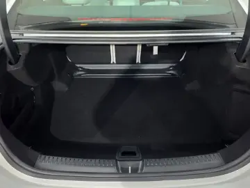 2025 Mercedes-Benz E-Класс с пробегом 9 470 км