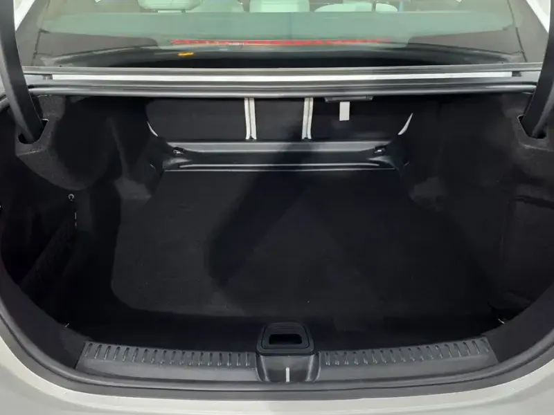 2025 Mercedes-Benz E-Класс с пробегом 9 470 км