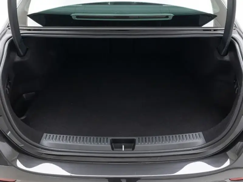 2025 Mercedes-Benz E-Класс с пробегом 8 403 км