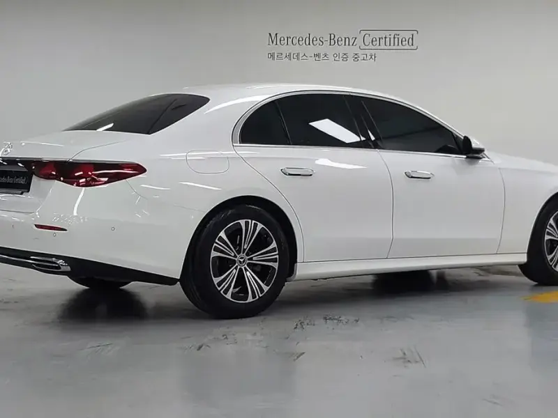 2025 Mercedes-Benz E-Класс с пробегом 10 148 км