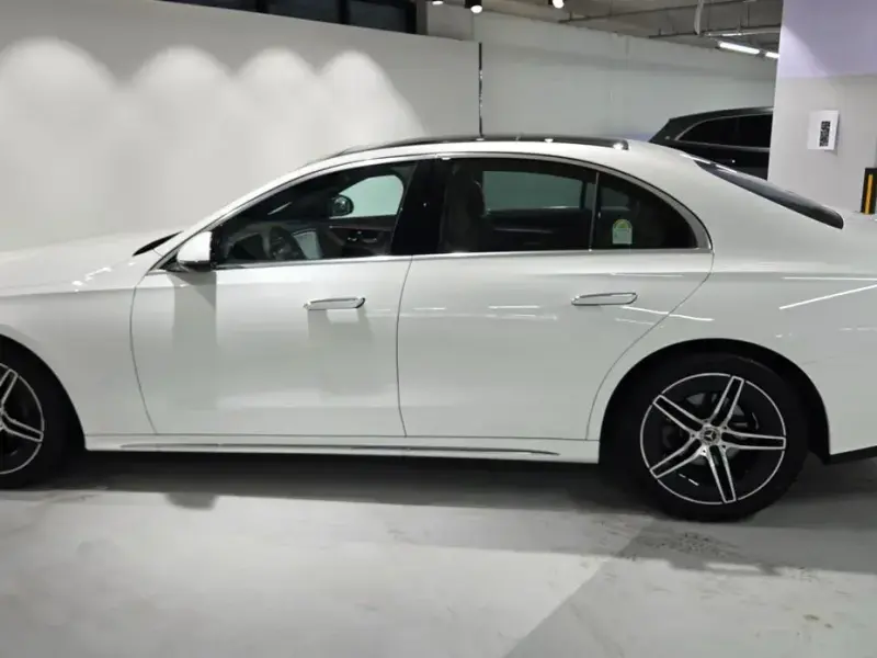 2025 Mercedes-Benz E-Класс с пробегом 6 171 км