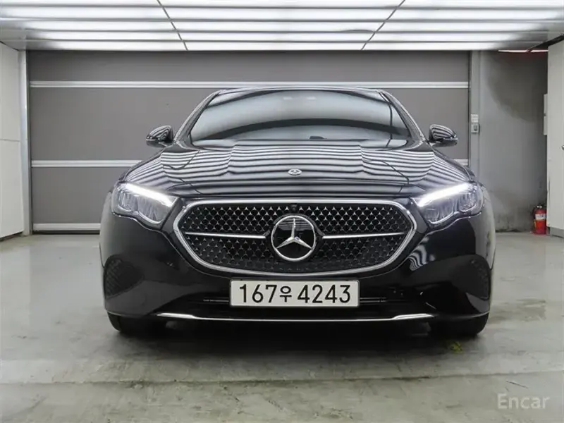 2025 Mercedes-Benz E-Класс с пробегом 11 212 км