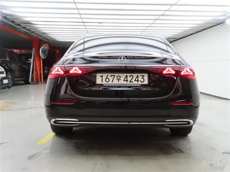 2025 Mercedes-Benz E-Класс с пробегом 11 212 км