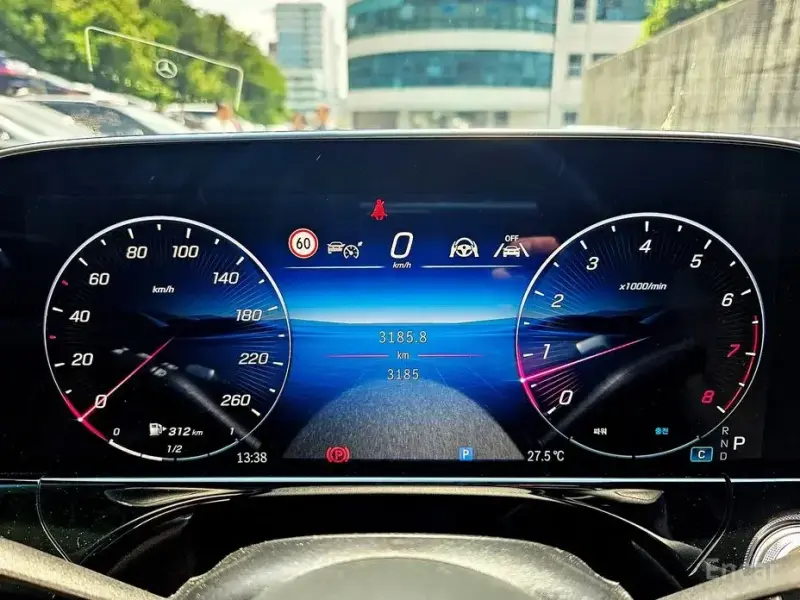 2025 Mercedes-Benz E-Класс с пробегом 3 185 км