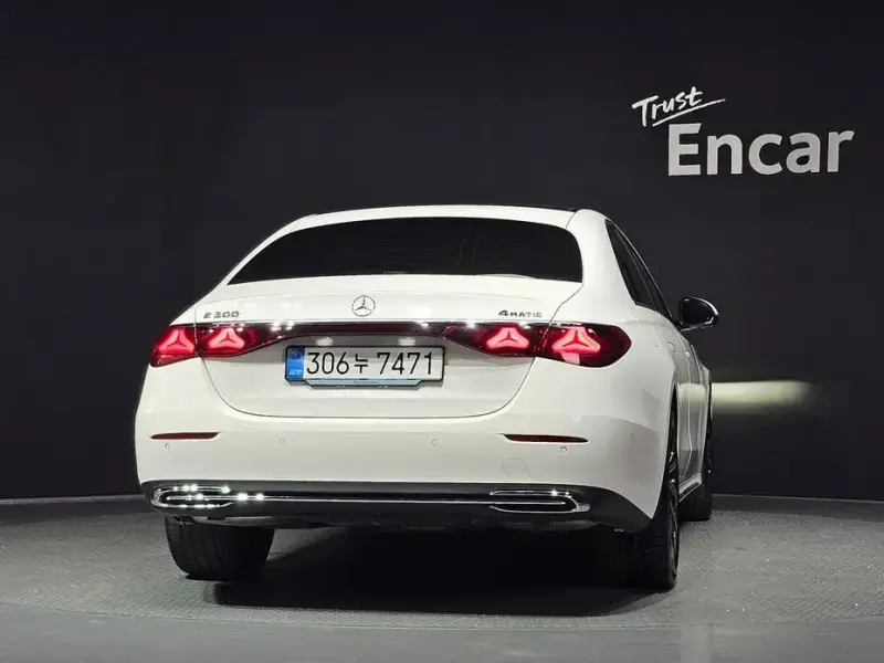 2025 Mercedes-Benz E-Класс с пробегом 10 508 км