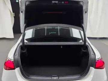 2025 Mercedes-Benz E-Класс с пробегом 10 508 км