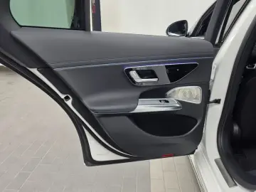 2025 Mercedes-Benz E-Класс с пробегом 10 508 км