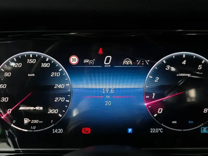 2026 Mercedes-Benz G-Класс с пробегом 20 км